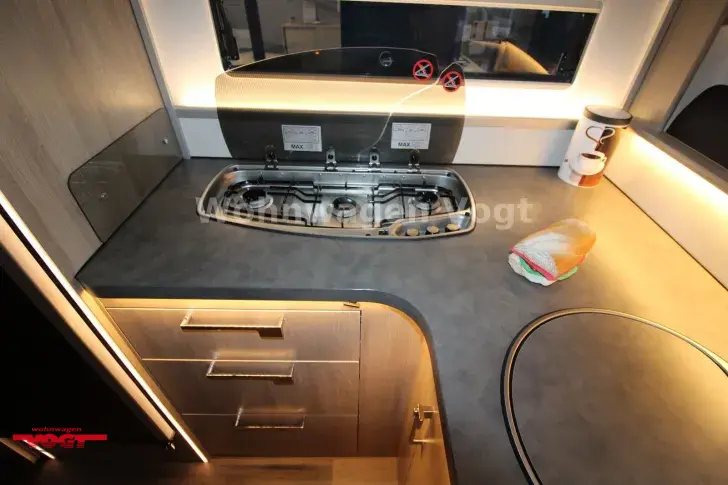 Fahrzeugbild Kabe Crown i810 LGB #13