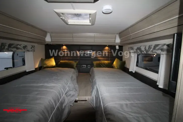 Fahrzeugbild Kabe Crown i810 LGB #16