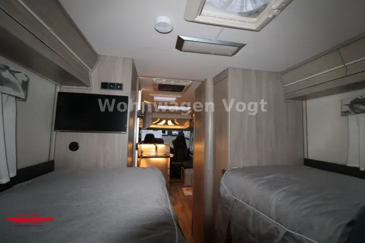 Fahrzeugbild Kabe Crown i810 LGB #18