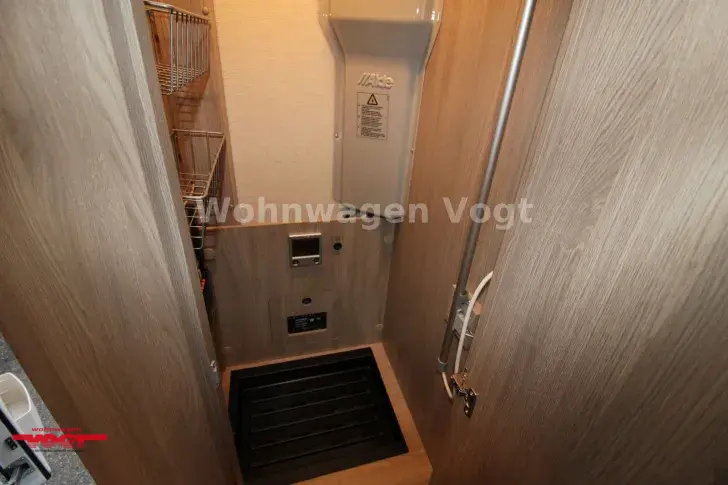 Fahrzeugbild Kabe Crown i810 LGB #21