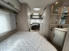 Fahrzeugbild Bürstner Premio 460 TS SkyLine Paket | MBI App | 1600 kg #14