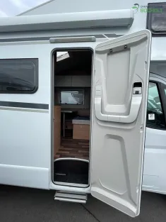 Bild 8 Weinsberg CaraHome 650 DG Navigation / Markise / Rückfahrkamera