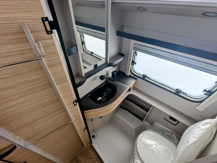 Fahrzeugbild Hymer Eriba Touring 542 TANGO RED EDITION #12