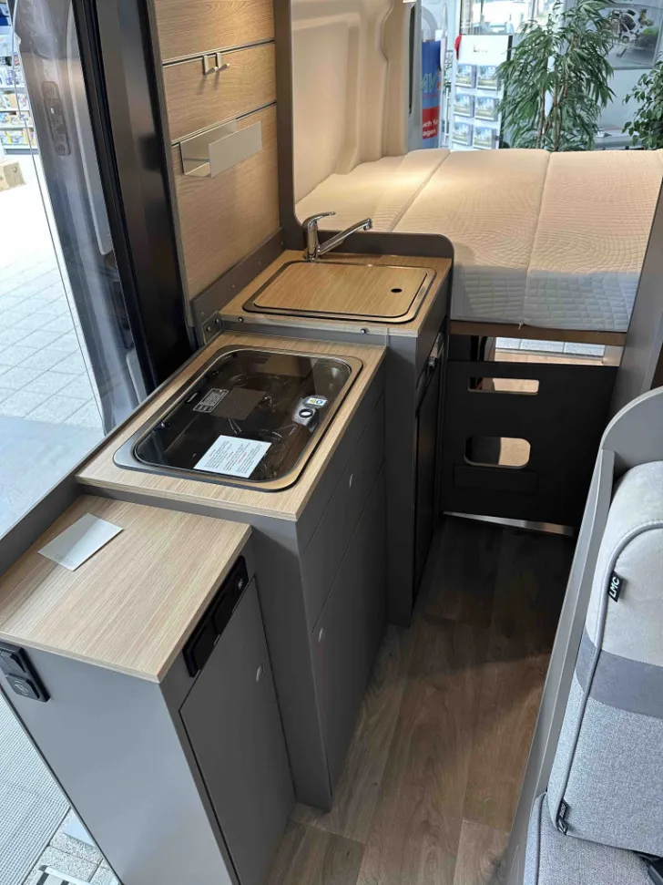 Fahrzeugbild LMC Innovan 590, AHK, Solar, SAT, Smart TV, .... #9