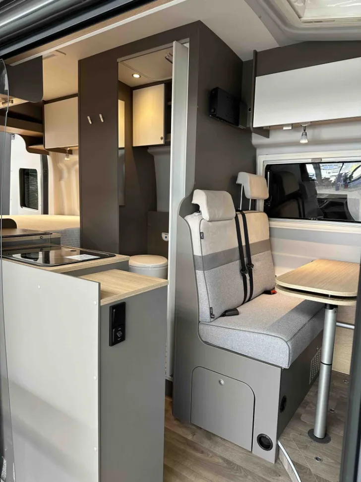 Fahrzeugbild LMC Innovan 590, AHK, Solar, SAT, Smart TV, .... #10