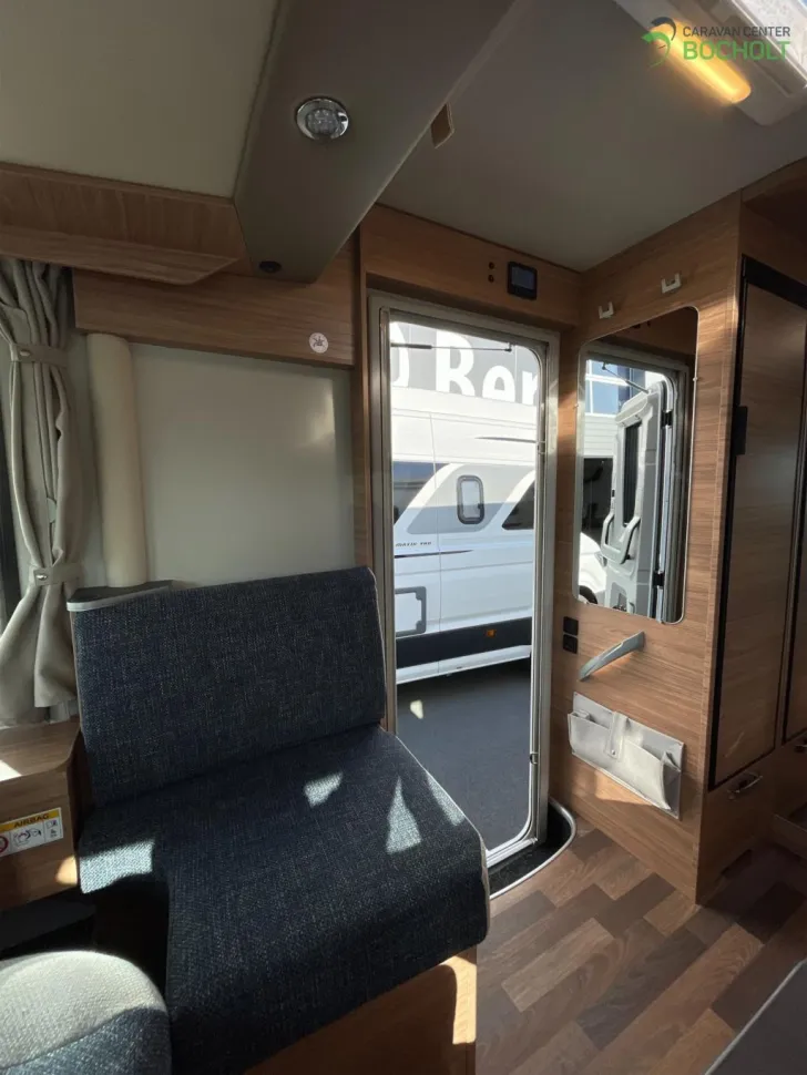 Fahrzeugbild Weinsberg CaraCore 700 MEG Light Ehemaliger Mietwagen #4