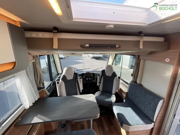 Fahrzeugbild Weinsberg CaraCore 700 MEG Light Ehemaliger Mietwagen #6
