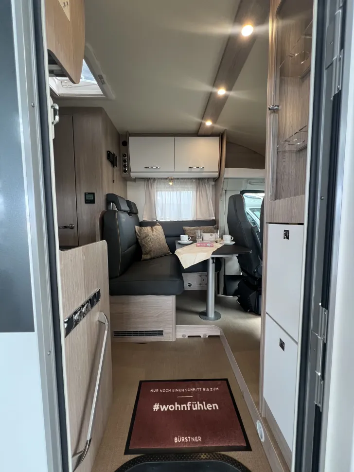 Fahrzeugbild Bürstner Lyseo Time Skyline 690 G #7