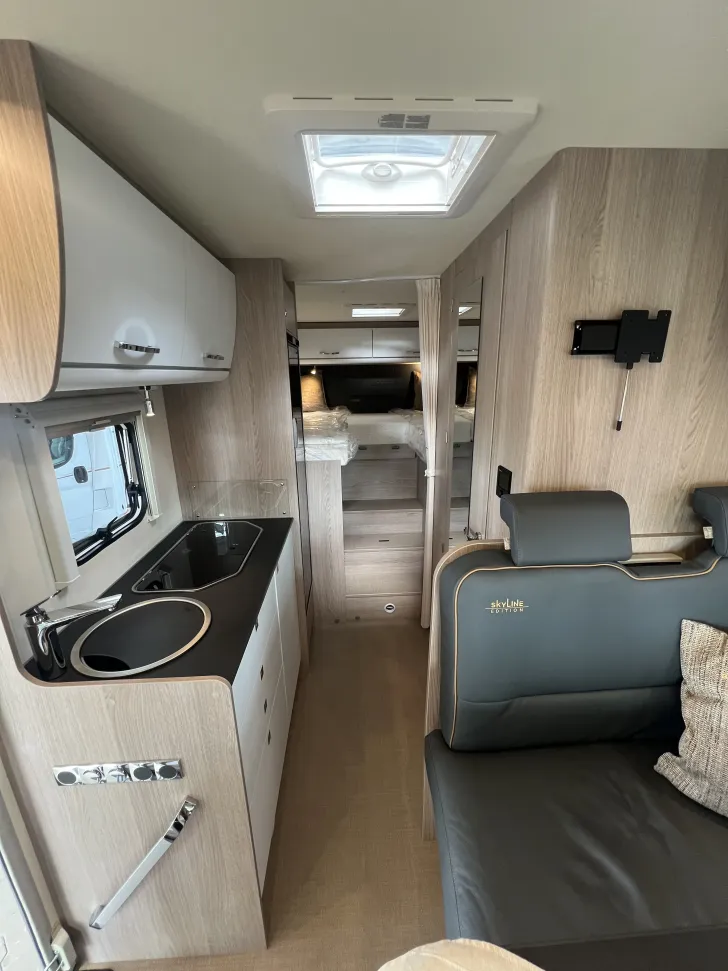 Fahrzeugbild Bürstner Lyseo Time Skyline 690 G #10