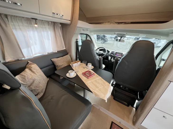 Fahrzeugbild Bürstner Lyseo Time Skyline 690 G #15