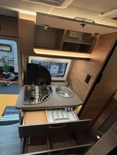 Bild 9 Weinsberg CaraCompact 640 MEG EDITION [PEPPER] 170PS, Autom., Distronic, HOT