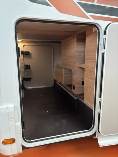 Bild 15 Weinsberg CaraCompact 640 MEG EDITION [PEPPER] 170PS, Autom., Distronic, HOT