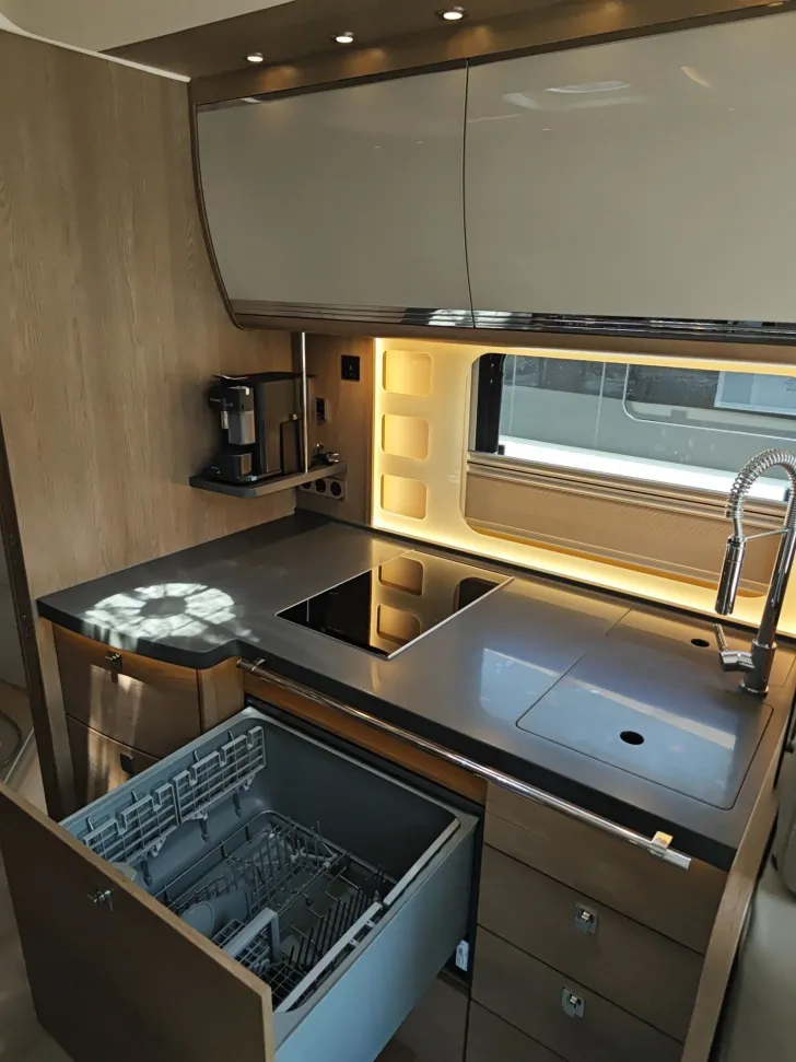 Fahrzeugbild Morelo Grand Empire 105 GB MB Actros 1846L- LP728.310,- #10