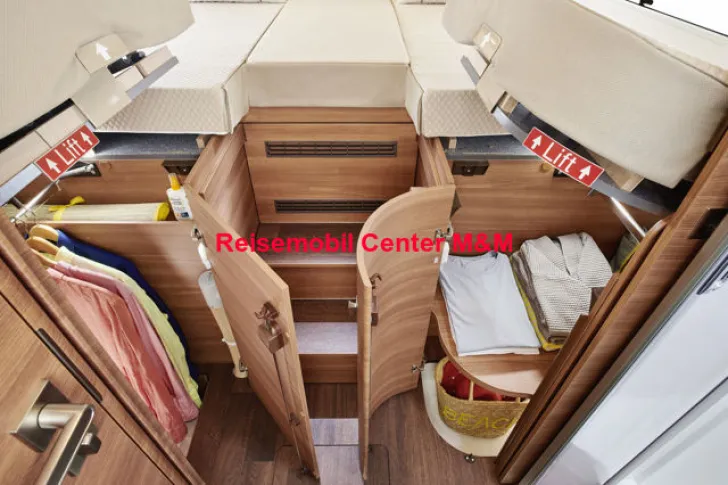 Fahrzeugbild Carthago chic c-line I 4.9 LE L MB MJ25 ACC Sat TV LiFePo #6