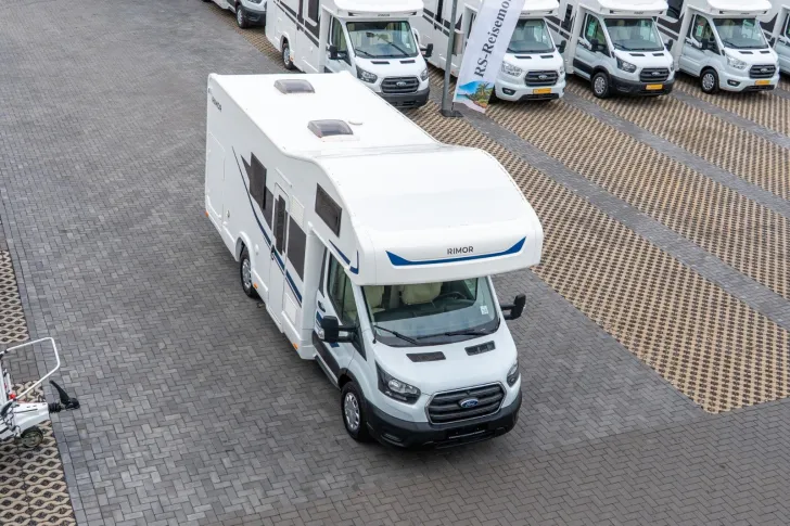 Fahrzeugbild Rimor Evo 5 BRONZE P+5 PERSONEN+155 PS+COMBI4 #5