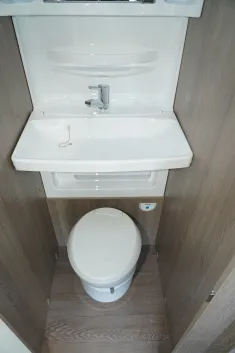 Bild 8 Hobby OnTour 470 KMF (12) Mover, Fahrradtr.