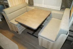 Bild 7 Hobby De Luxe 545 KMF (14) viel Ausstattung!
