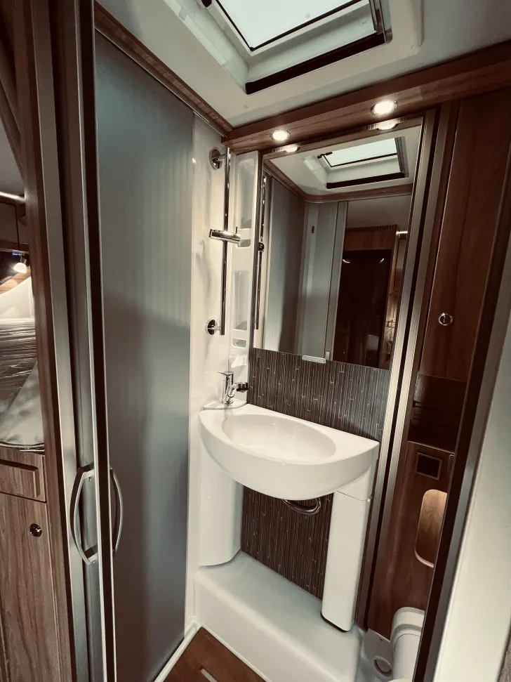 Fahrzeugbild Hymer Exsis-t 474 Automatik, Solar, TV, GFK-Dach #15