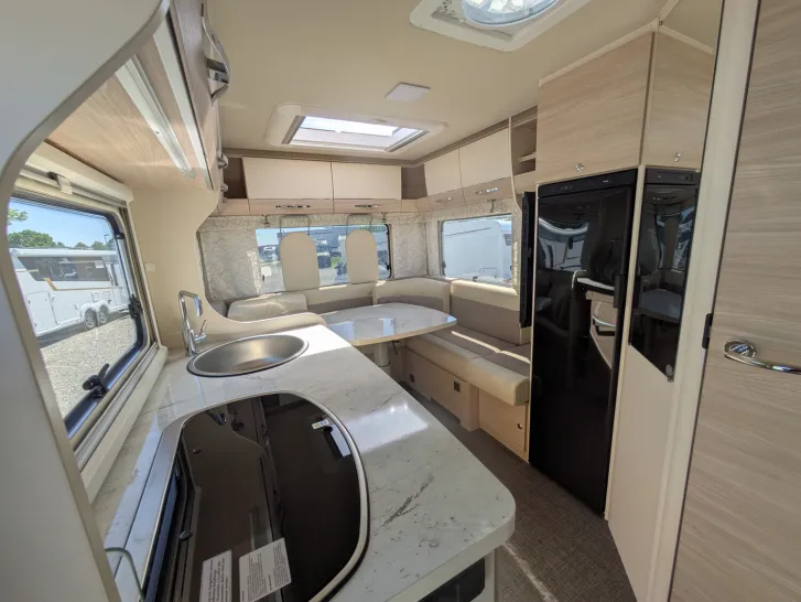 Fahrzeugbild Eura Mobil Activa One 650 HS 160PS/Markise/Alu/SAT/TV/Luftfedern/Ganzjahresreifen #14
