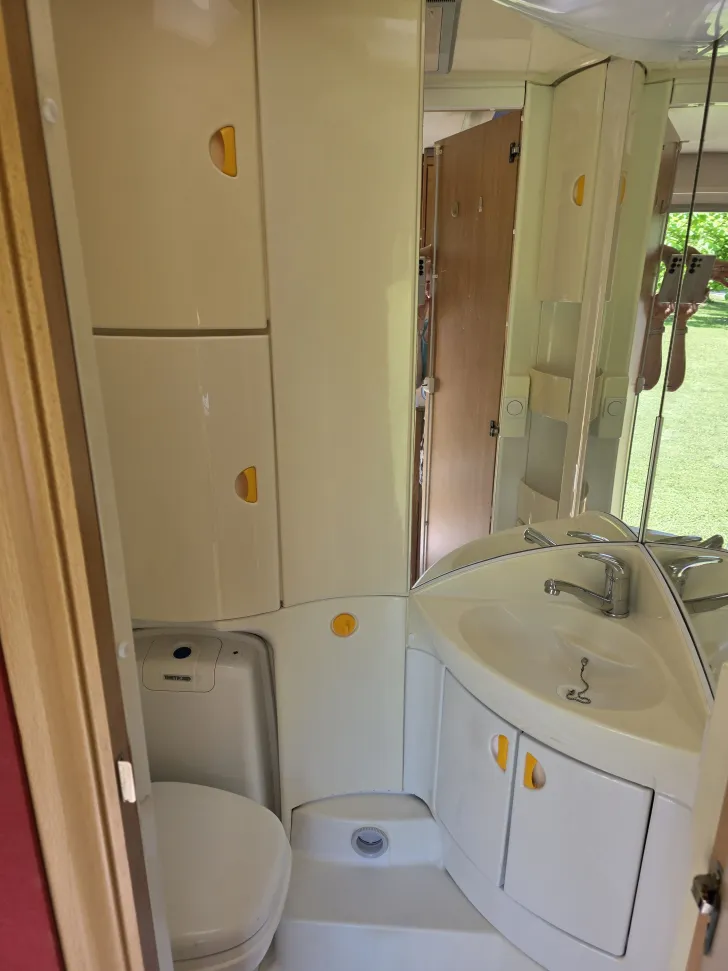 Fahrzeugbild Knaus Südwind 350 #6