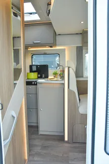 Fahrzeugbild Carado T448 pro+ *Hubbett*Combi-6E*TV-Paket* #7