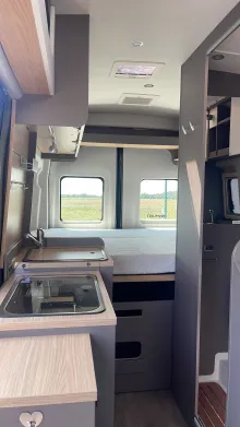 Sicht vorne-hinten LMC Innovan 590 170PS