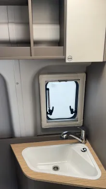 Weitere Betten LMC Innovan 590 170PS