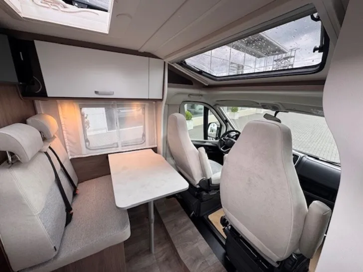 Fahrzeugbild Carado V 337 #2