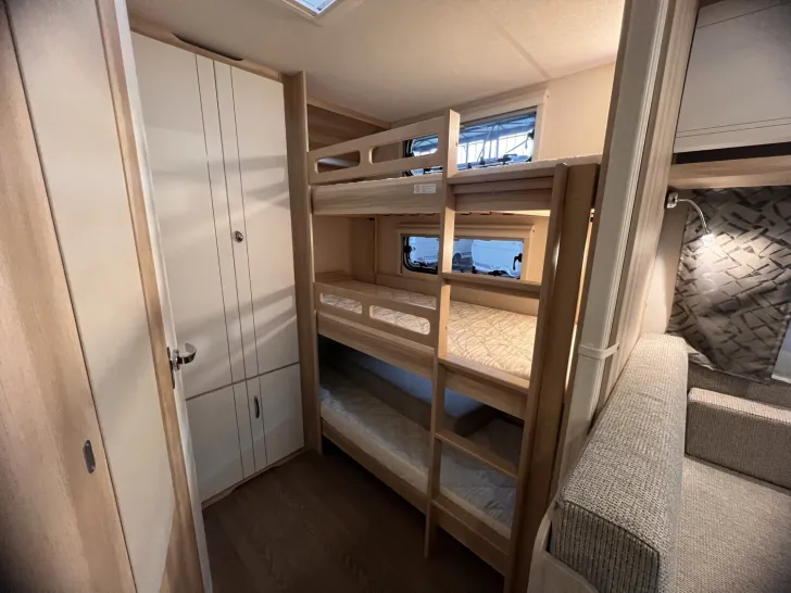 Fahrzeugbild Hobby De Luxe 545 KMF - Mover, 3er Bett, Autark, uvm #5