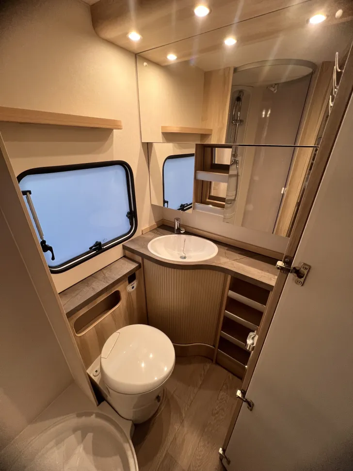 Fahrzeugbild Hobby De Luxe 545 KMF - Mover, 3er Bett, Autark, uvm #6