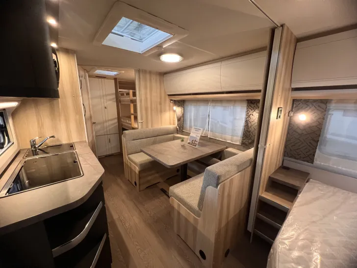 Fahrzeugbild Hobby De Luxe 545 KMF - Mover, 3er Bett, Autark, uvm #12