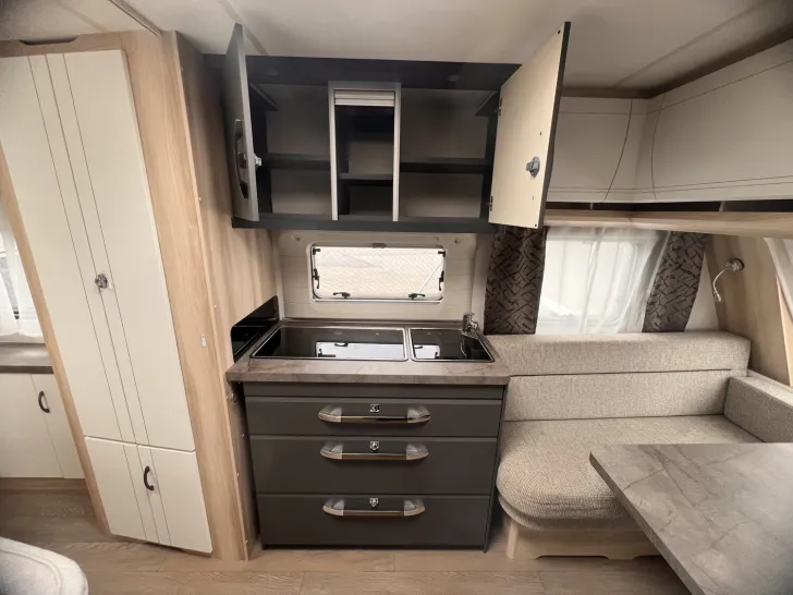 Fahrzeugbild Hobby De Luxe 495 WFB - ehem. Miete #5