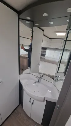 Bild 14 Hobby Excellent Edition 650 KMFe - Mover, Autark, Dusche