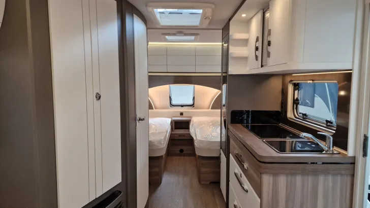 Fahrzeugbild Hobby Excellent Edition 495 UL #4