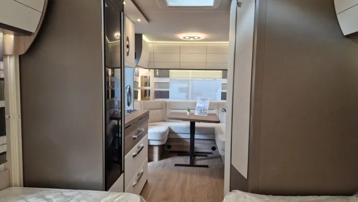 Fahrzeugbild Hobby Excellent Edition 495 UL #11