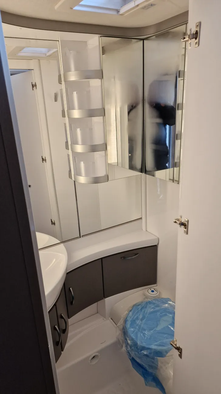 Fahrzeugbild Hobby Excellent Edition 495 UL #12