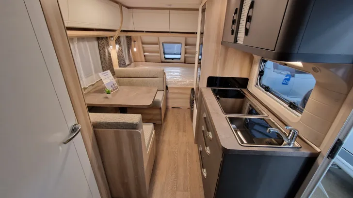 Fahrzeugbild Hobby De Luxe 490 KMF #5