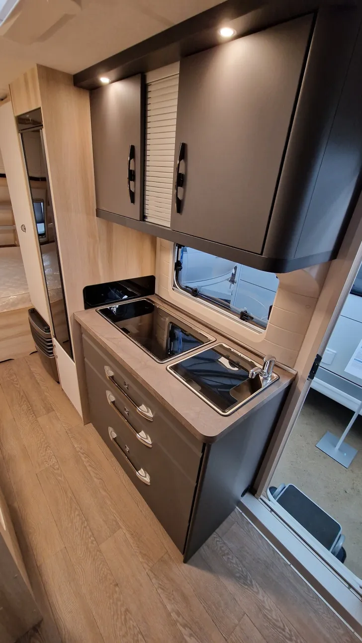 Fahrzeugbild Hobby De Luxe 490 KMF #6