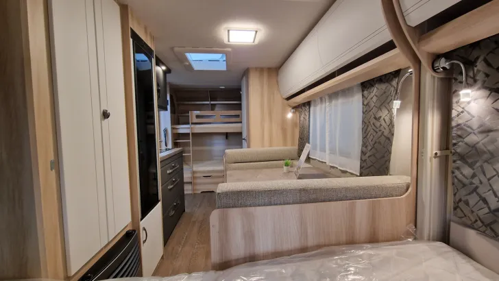 Fahrzeugbild Hobby De Luxe 490 KMF #13