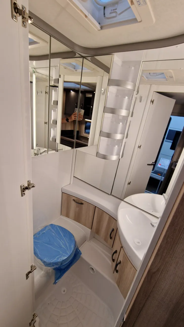 Fahrzeugbild Hobby De Luxe 490 KMF #14