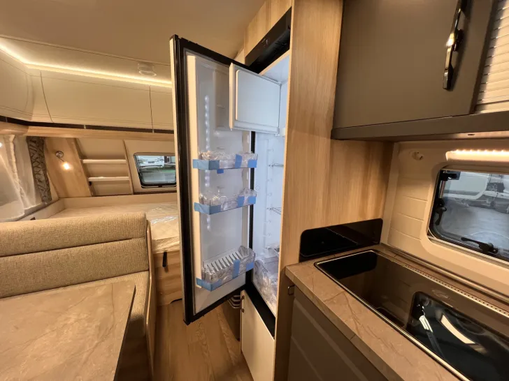 Fahrzeugbild Hobby De Luxe 490 KMF #9