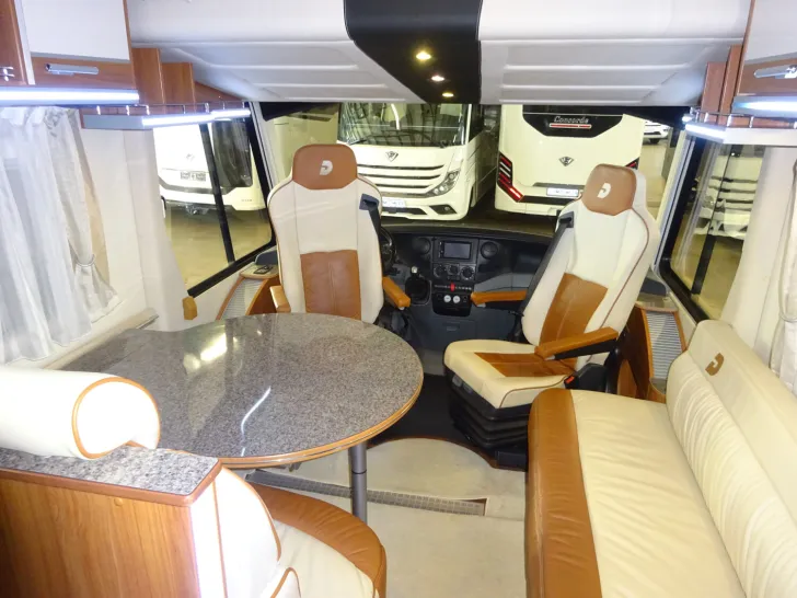 Fahrzeugbild Dethleffs Globetrotter XXL Premium Liner I 9950 Schaltgetriebe/ AHK #3