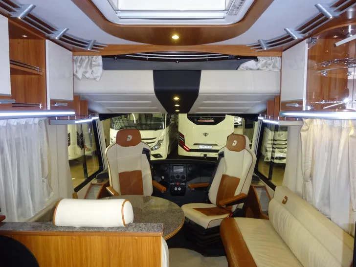 Fahrzeugbild Dethleffs Globetrotter XXL Premium Liner I 9950 Schaltgetriebe/ AHK #4