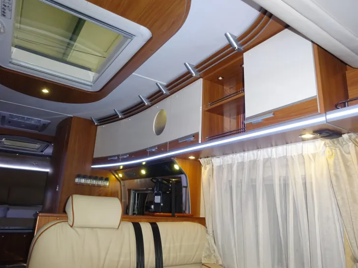 Fahrzeugbild Dethleffs Globetrotter XXL Premium Liner I 9950 Schaltgetriebe/ AHK #7