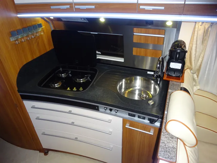 Fahrzeugbild Dethleffs Globetrotter XXL Premium Liner I 9950 Schaltgetriebe/ AHK #8