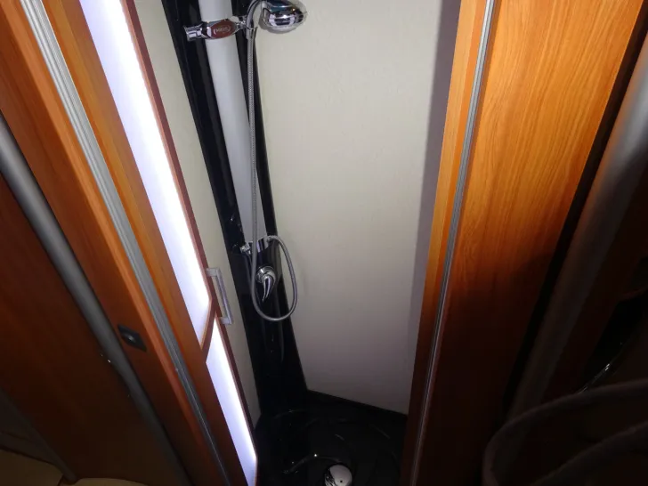 Fahrzeugbild Dethleffs Globetrotter XXL Premium Liner I 9950 Schaltgetriebe/ AHK #14