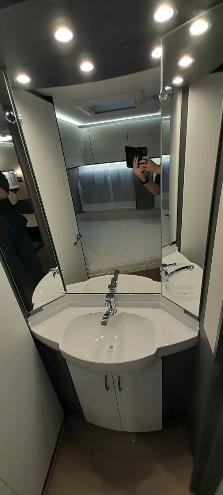 Fahrzeugbild Hobby Excellent Edition 560 KMFe -Kinderbett 3-stöckig #11