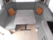 Fahrzeugbild Hobby De Luxe 460 UFe 2026 1500kg. Ambiente #7