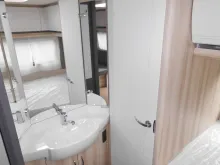 Fahrzeugbild Hobby De Luxe 460 UFe 2026 1500kg. Ambiente #14