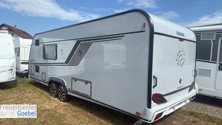 Schräg Hinten Knaus Südwind 650 PXB 60 YEARS